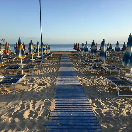 Comfortable Apartment Next To The Beach Durres Exterior photo