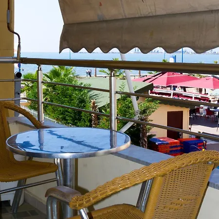 Comfortable Apartment Next To The Beach Durres Exterior photo