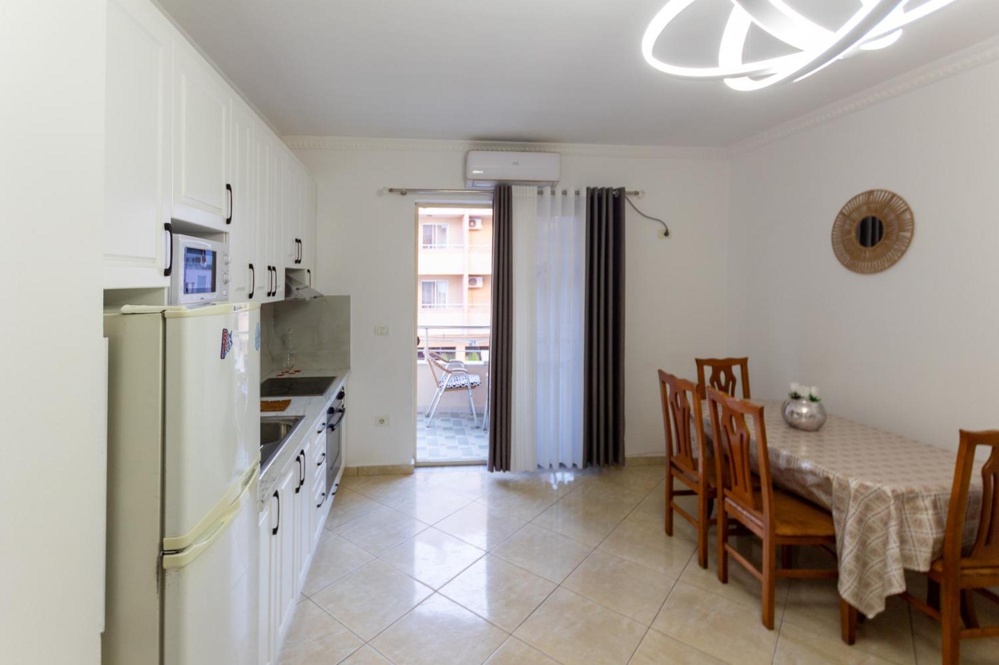 Comfortable Next To The Appartamento Durrës