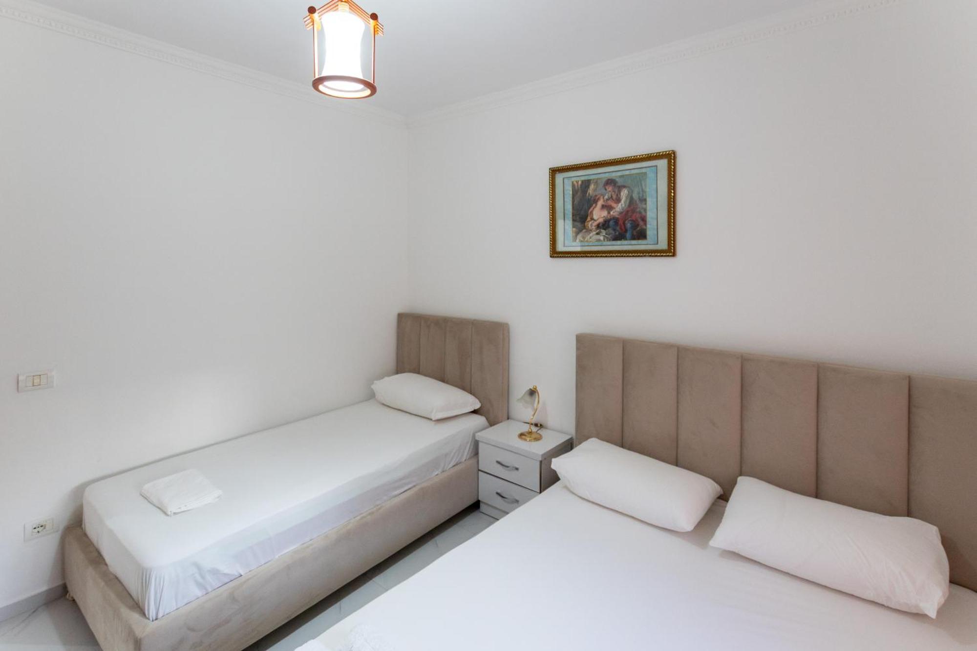 Comfortable Next To The Appartamento Durrës