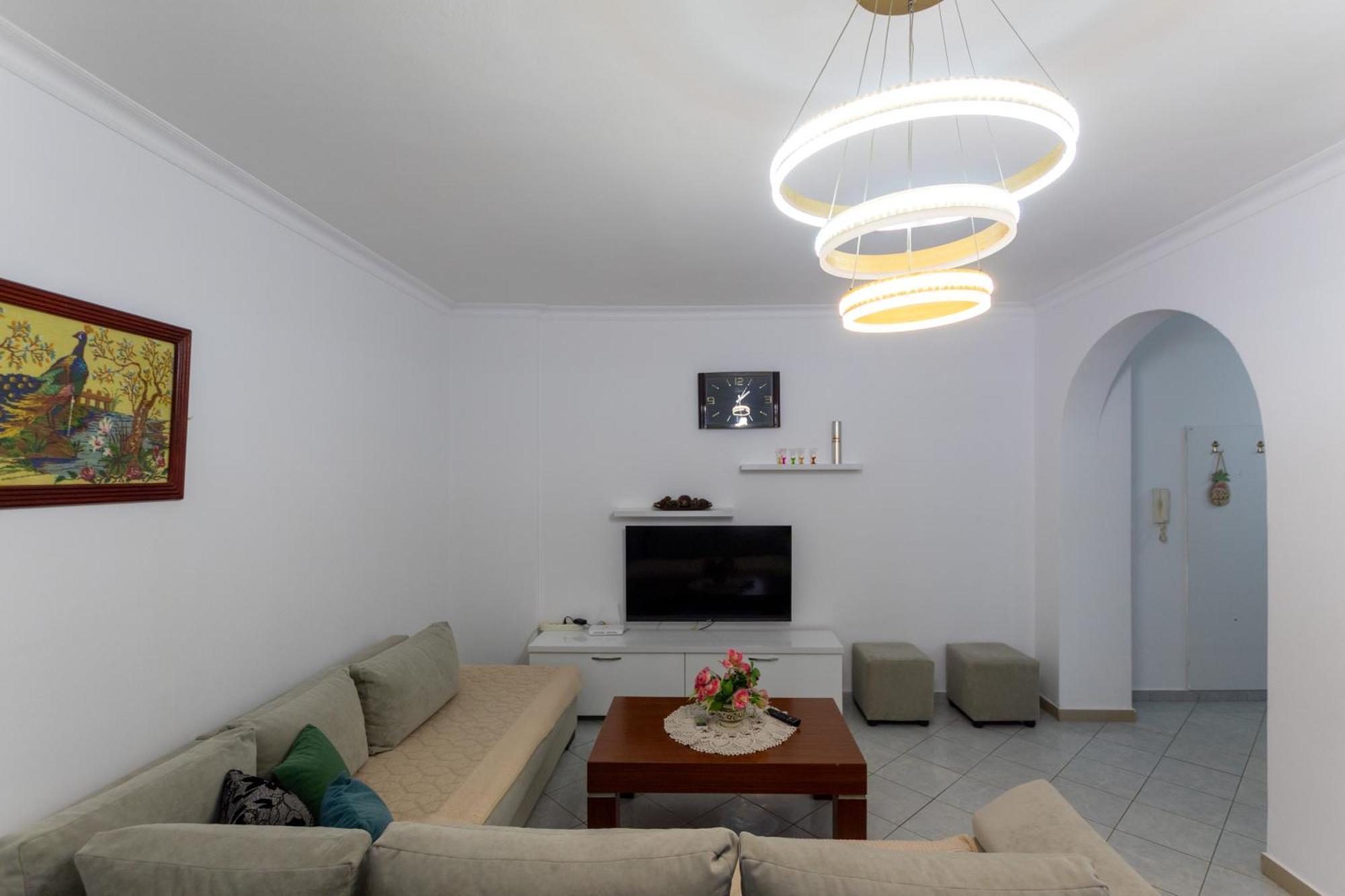 Comfortable Next To The * Durrës